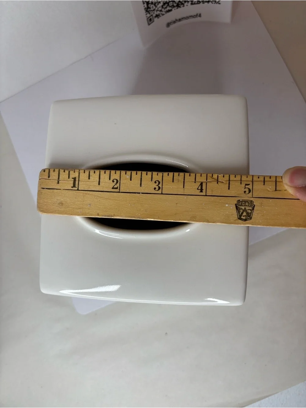 Fleurs de Jardin White Ceramic Tissue Box Cover